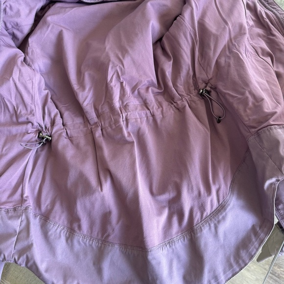Lululemon 🍋 Light Weight Purple Hooded Jacket - Picture 2 of 13